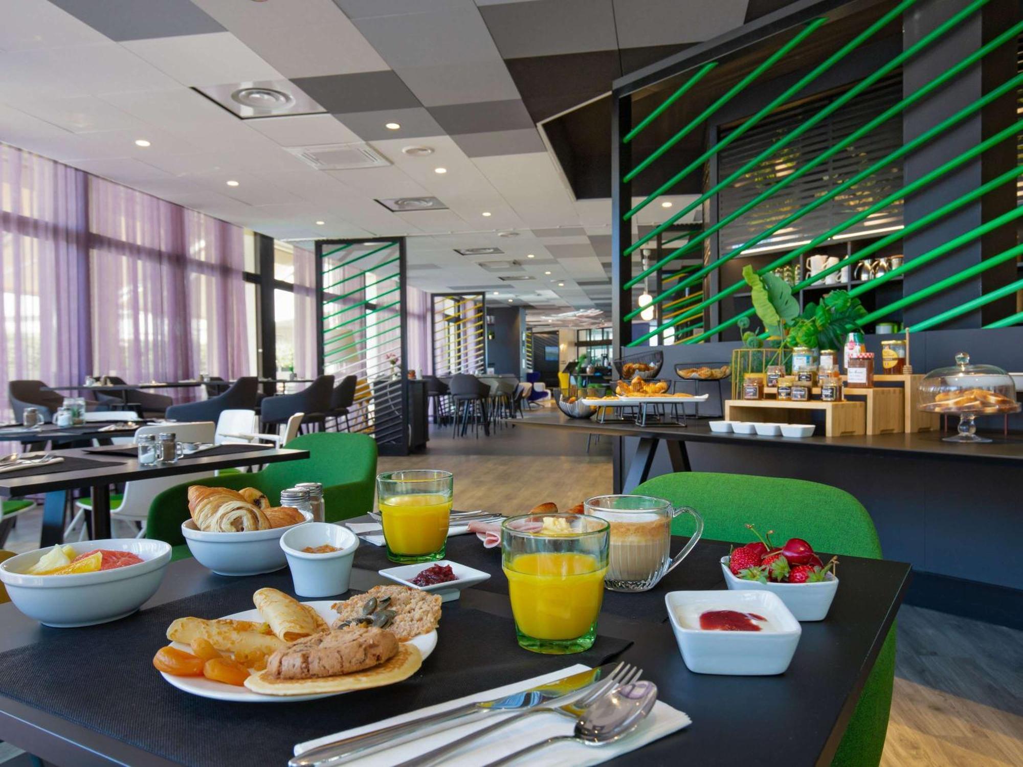 Mercure Hyeres Centre Cote D'Azur Exterior foto