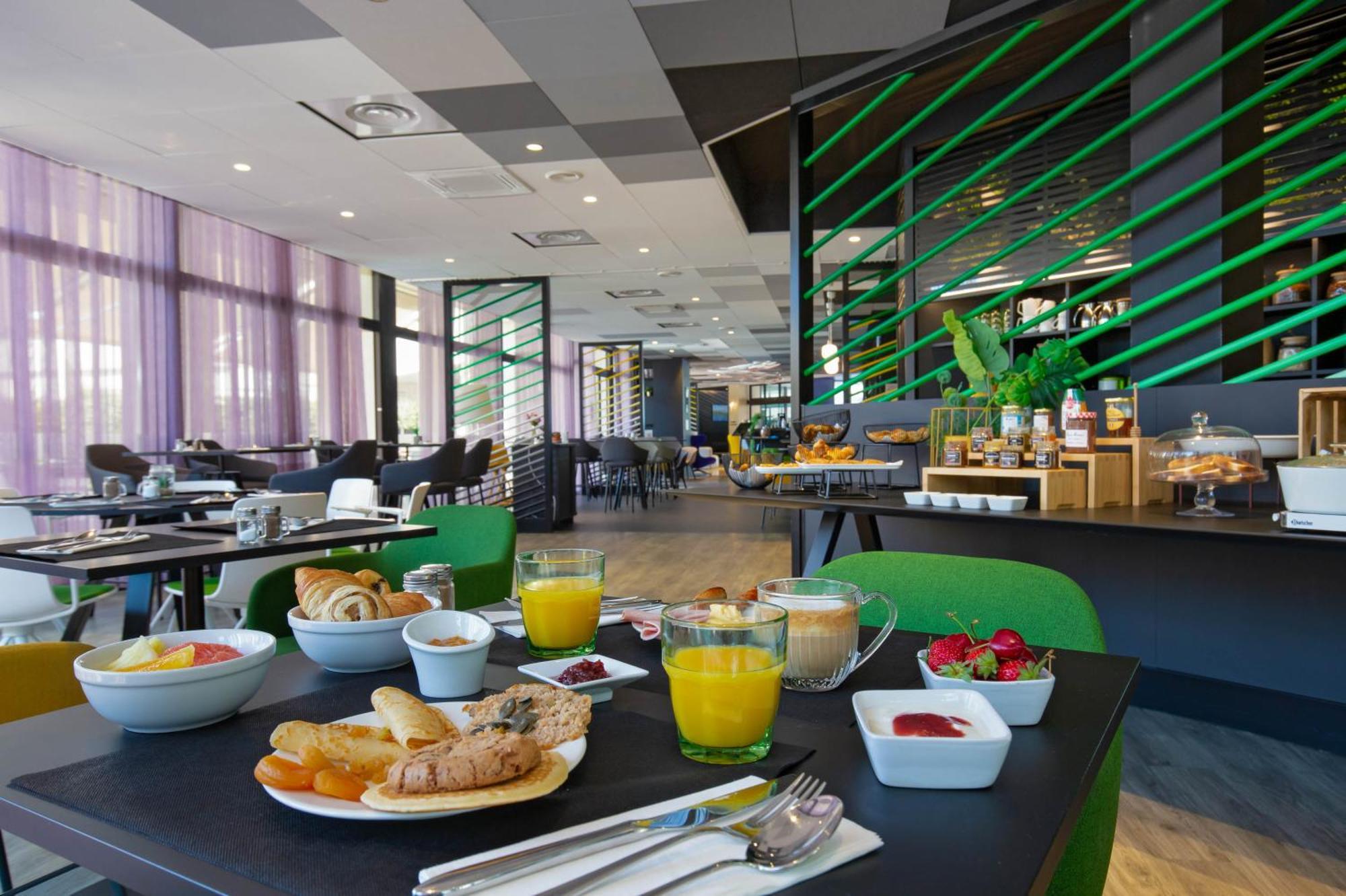 Mercure Hyeres Centre Cote D'Azur Exterior foto
